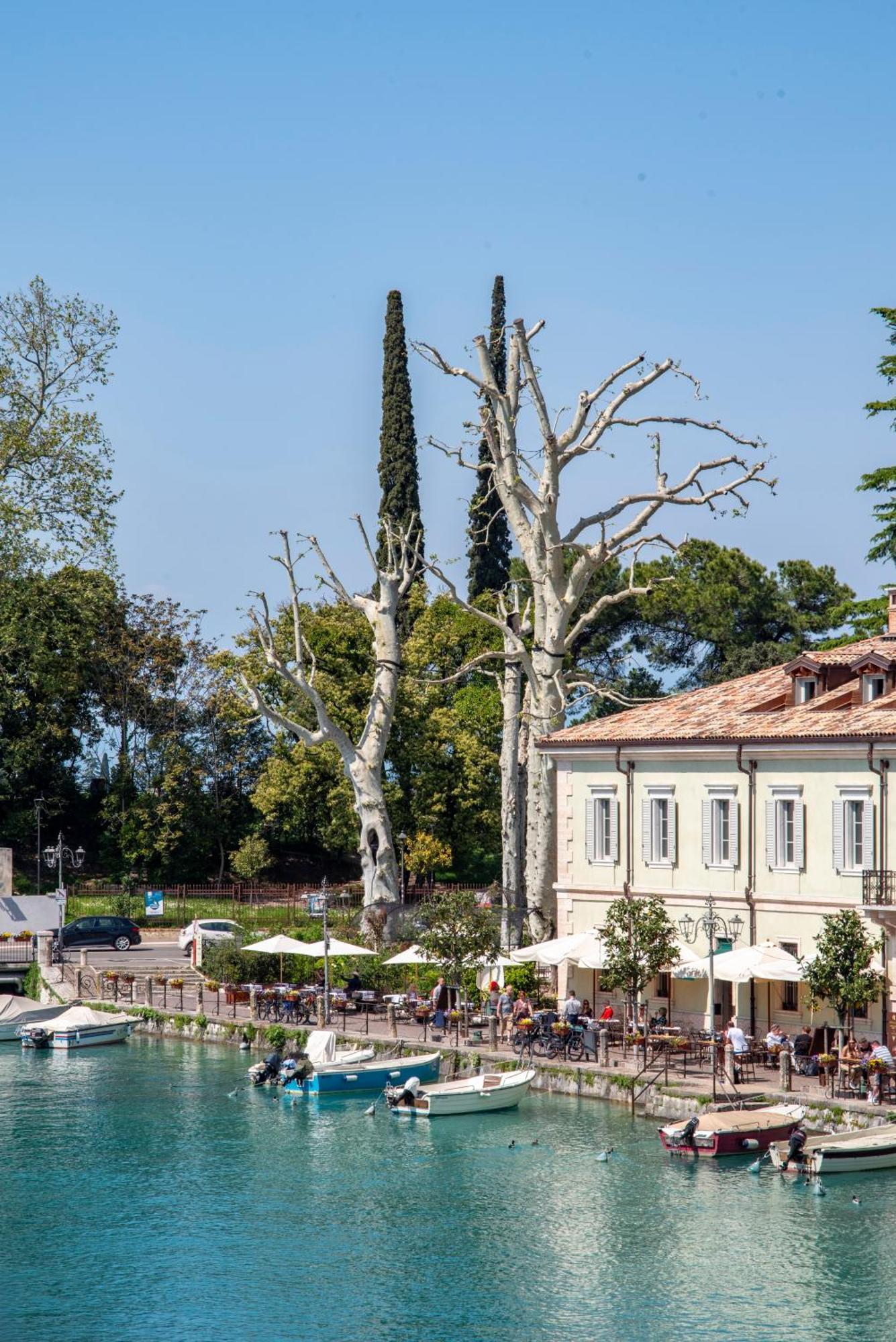 Palazzo Cordigero - Apartments Peschiera del Garda Bagian luar foto