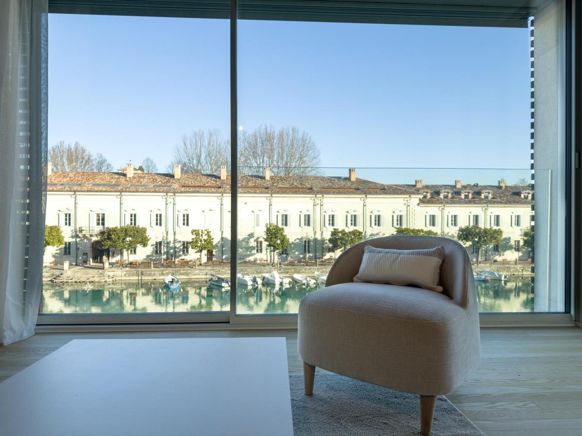 Palazzo Cordigero - Apartments Peschiera del Garda Bagian luar foto