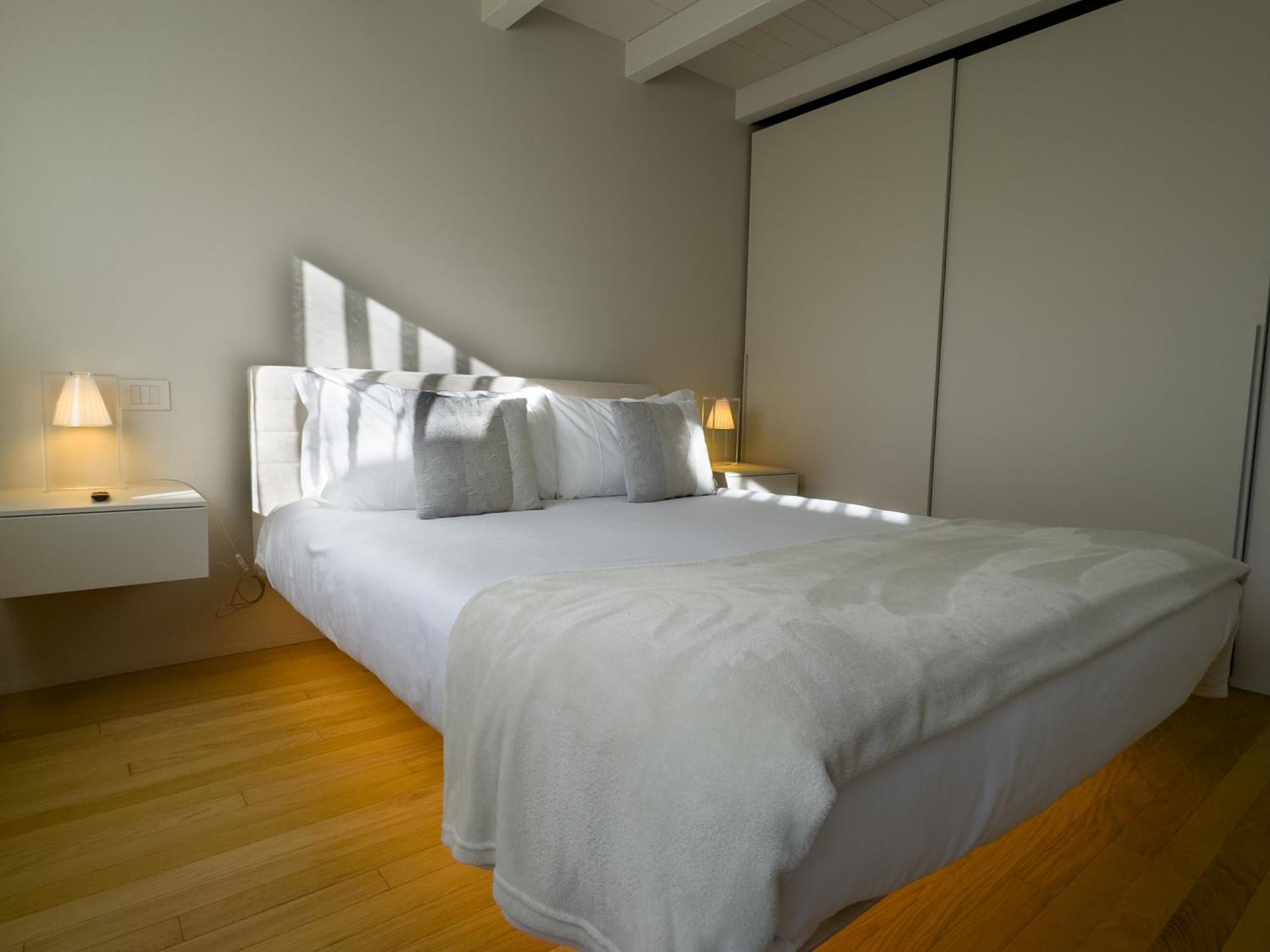 Palazzo Cordigero - Apartments Peschiera del Garda Bagian luar foto