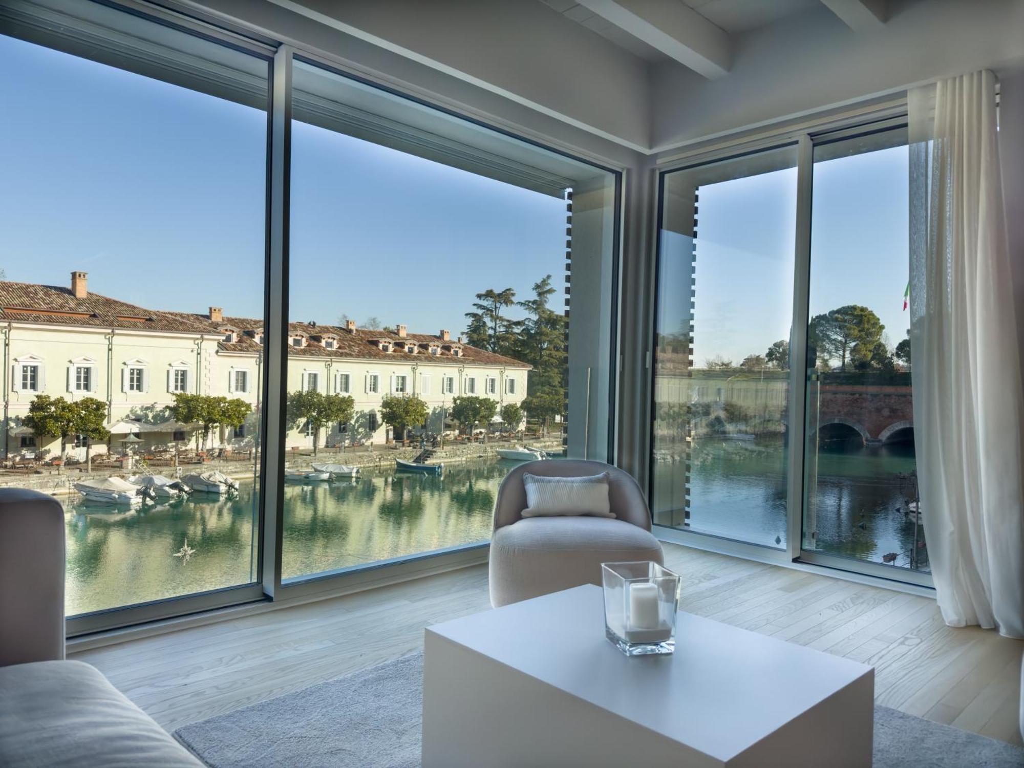 Palazzo Cordigero - Apartments Peschiera del Garda Bagian luar foto