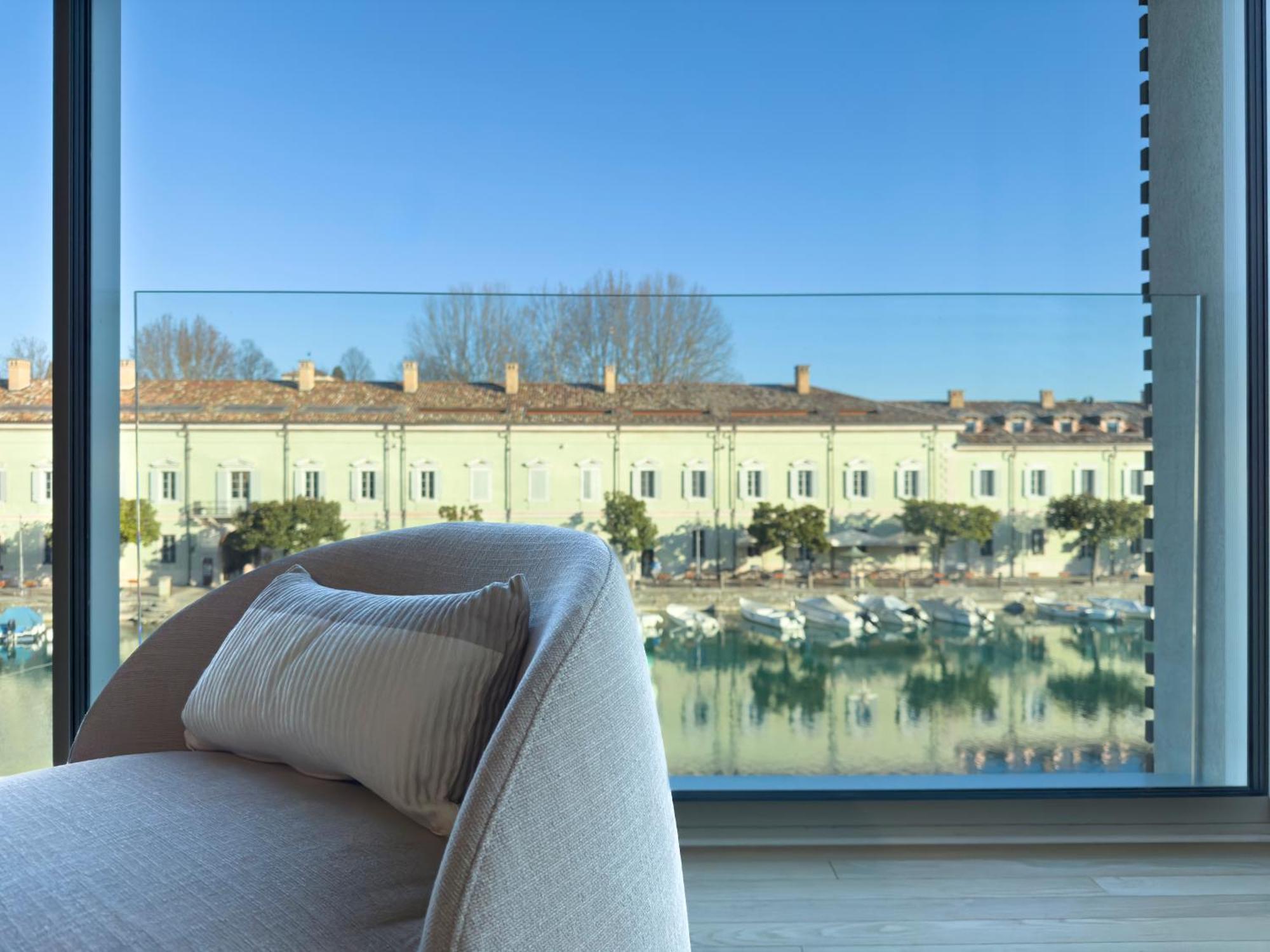 Palazzo Cordigero - Apartments Peschiera del Garda Bagian luar foto