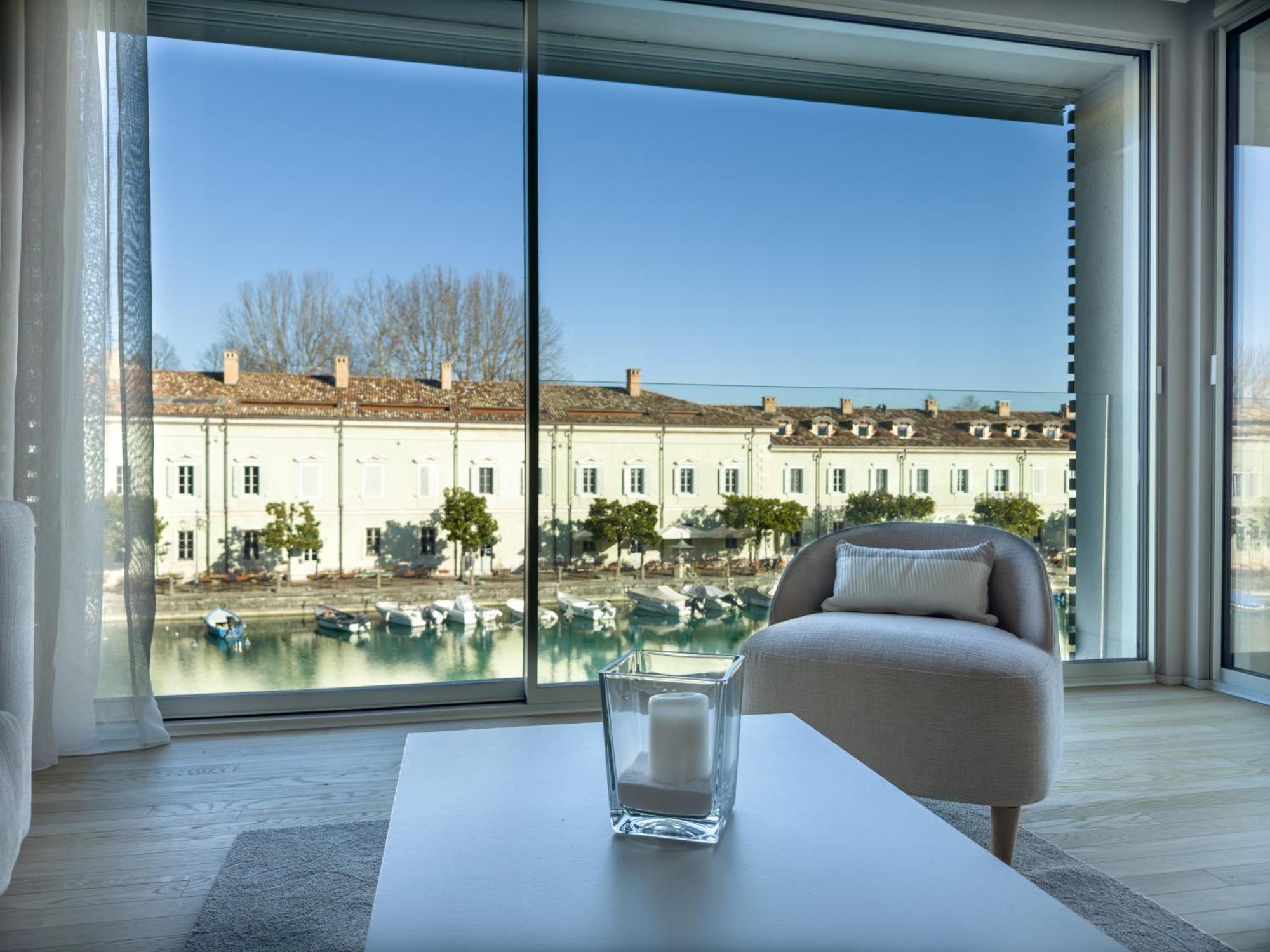Palazzo Cordigero - Apartments Peschiera del Garda Bagian luar foto