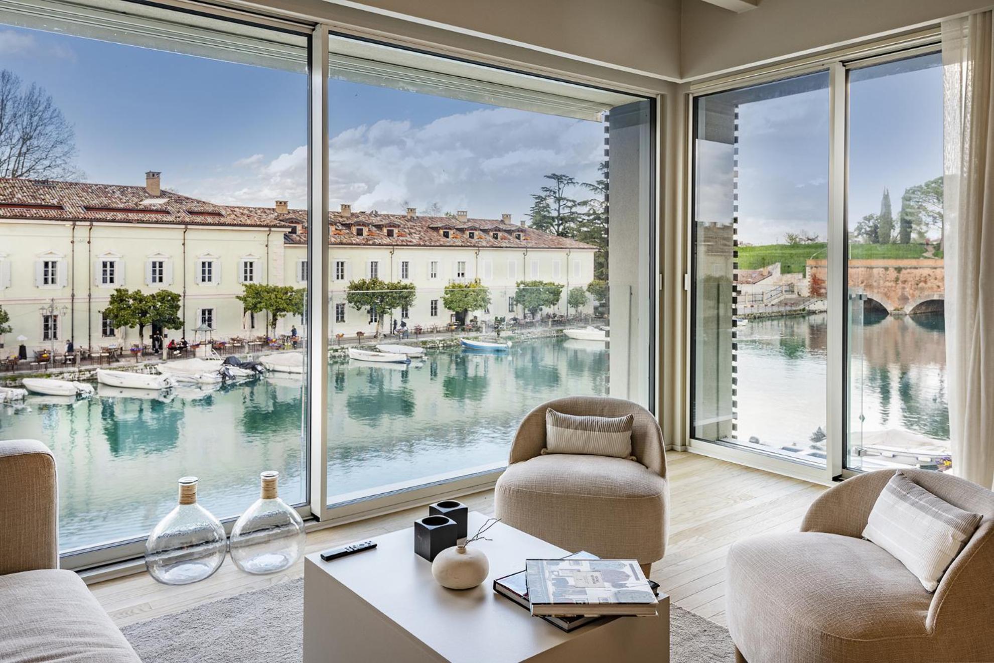 Palazzo Cordigero - Apartments Peschiera del Garda Bagian luar foto
