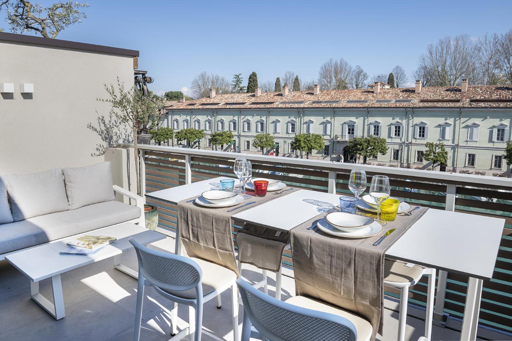 Palazzo Cordigero - Apartments Peschiera del Garda Bagian luar foto